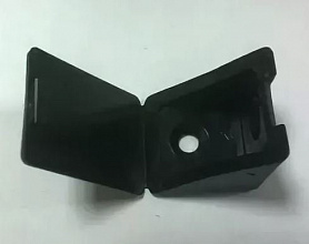 Уголок-стяжка пластмассовый на 2 шурупа черный